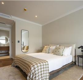 Selection of 5 bedroom seafront villas with heated pool on Ciovo near Trogir, sleeps 10